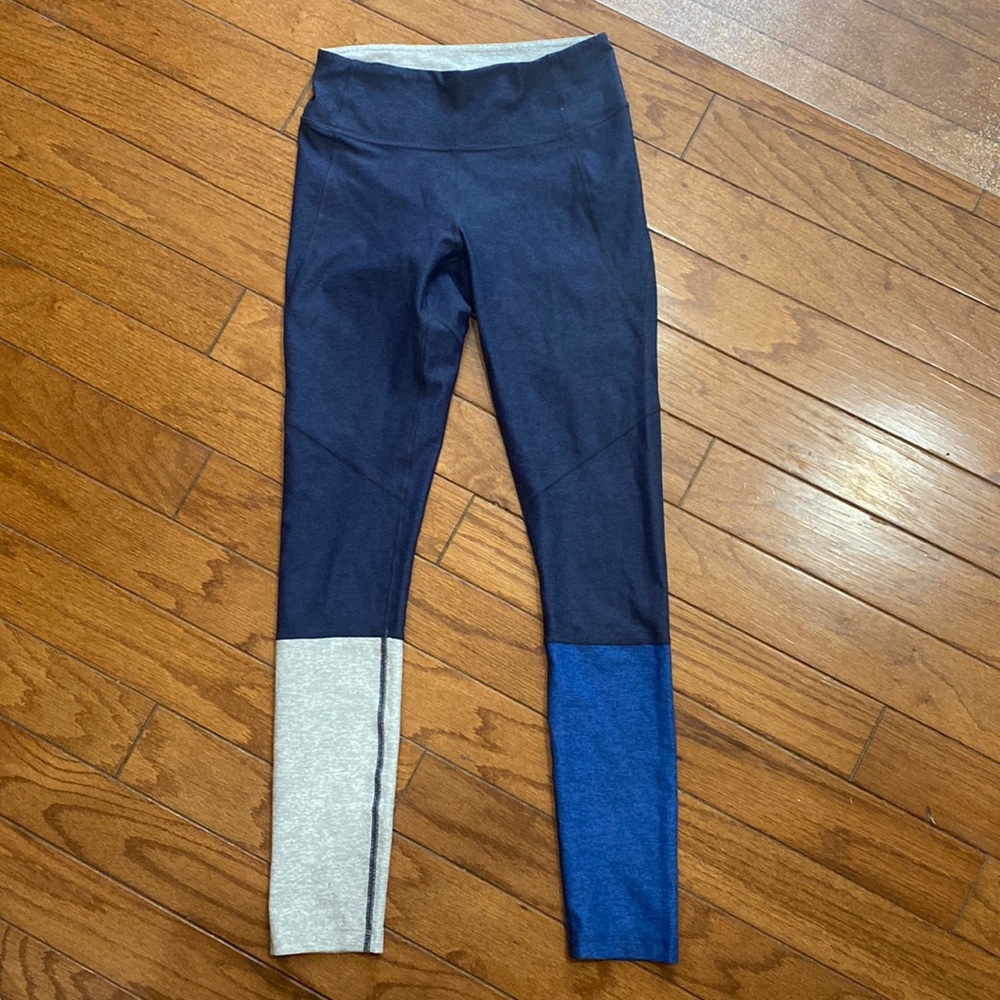 Like new outdoor voices leggings xs